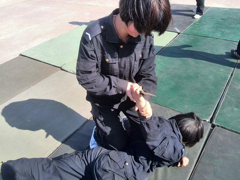 武漢警官職業(yè)學(xué)院擒敵訓(xùn)練